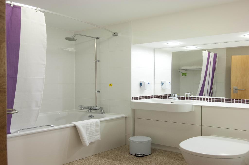 Premier Inn Newcastle Team Valley Gateshead Exteriör bild