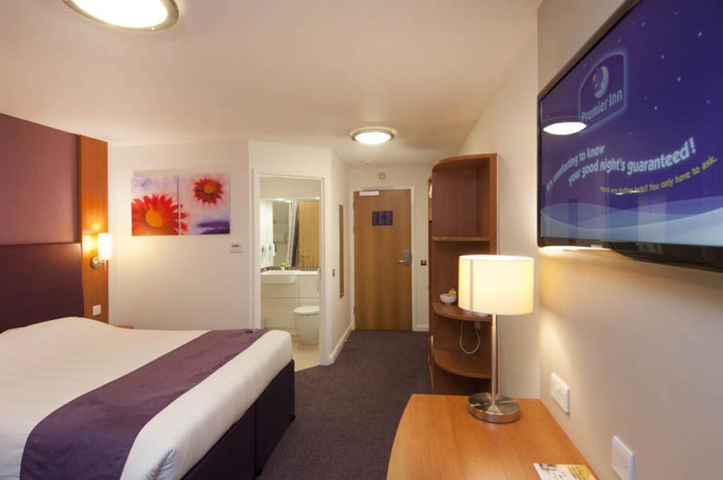 Premier Inn Newcastle Team Valley Gateshead Exteriör bild